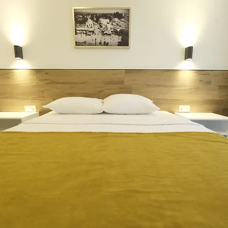 Tut Hotel