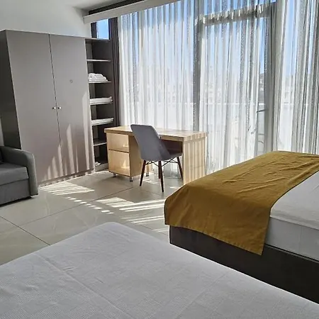Tut Hotel